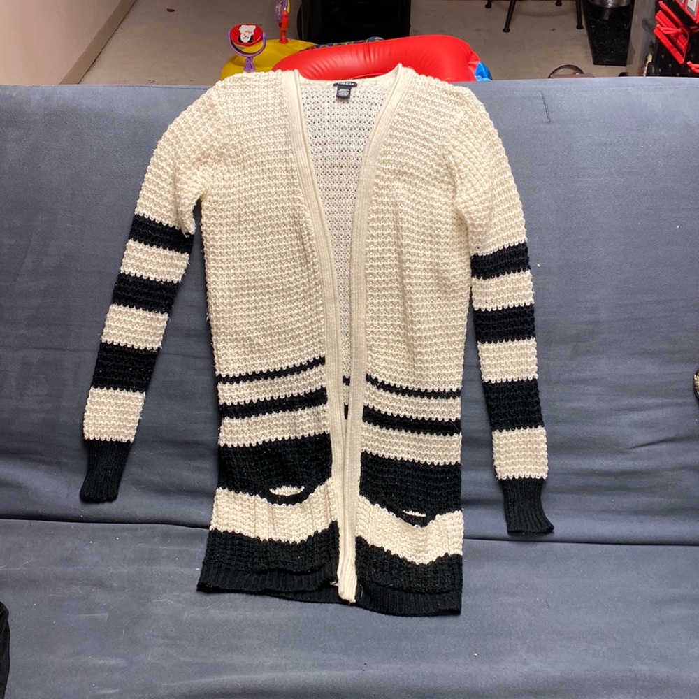 Womens knitted cardigan